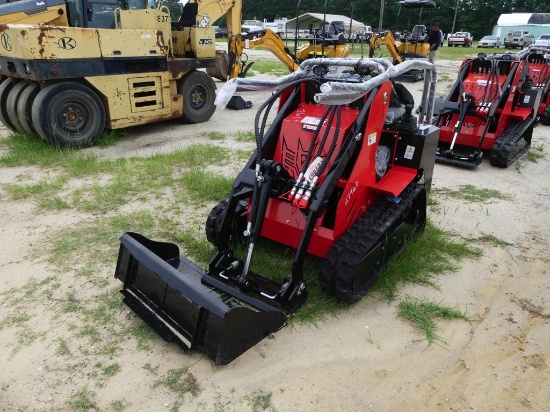 SSL580 mini skid steer ride on w/2 post canopy, 7inch rubber tracks, 15hp gas engine, 36inch bucket,