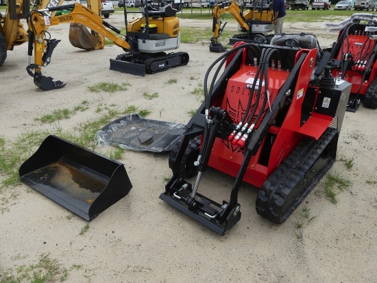 SSL580 mini skid steer ride on w/2 post canopy, 7inch rubber tracks, 15hp gas engine, 36inch bucket,