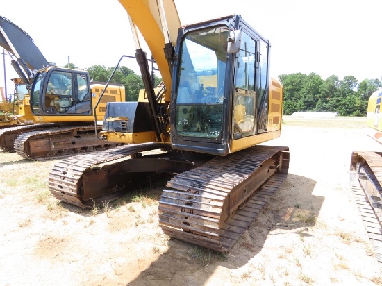 2014 CAT 320E LRR closed cab Excavator, 31.5inch tracks, 43inch CAT digging bucket w/CAT quick attac