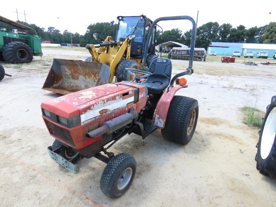 CASE International 235 Tractor *Runs*