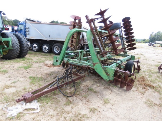 JOHN DEERE 235 disc, 56 blade, w/ tongue, dual wheels