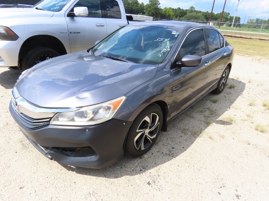2017 HONDA Accord 4-door couple, 2.4L engine, A/T, Power windows & locks, fabric interior, front bum