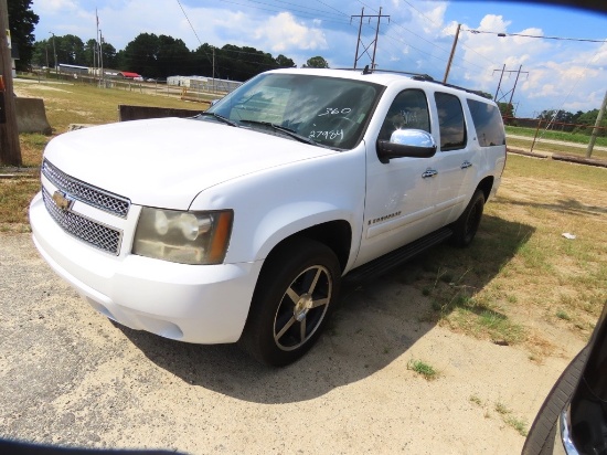 2008 chevrolet LTZ Suv, 5.3L engine, A/T, power windows, power locks, leather interior, woodgrain, 3