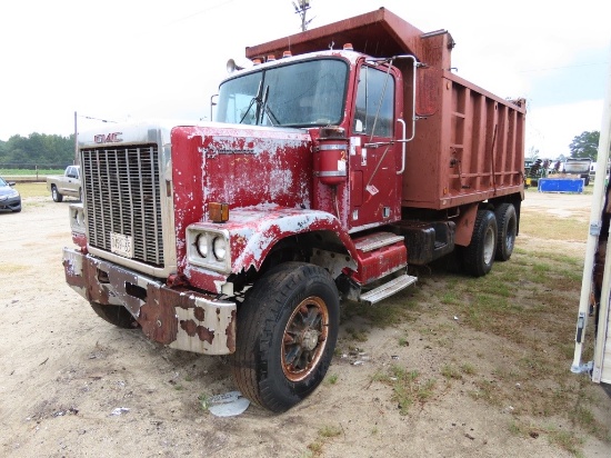 General 21X dump trailer