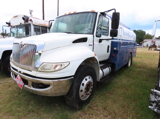 2011 International Dora Star 4400 SBA 4x2 fuel truck, Max Force DT diesel engine, A/T, air brakes, b