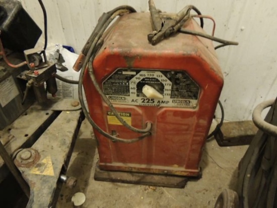 Lincoln Arch Welder 225 amp w/leads