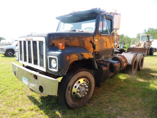 1979 International Semi S Tractor, 3208 Cat engine 5 and 4 manual, wet kit,