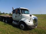 2005 International Semi Tractor with Sleeper ISX Cummings with 10 speed tra