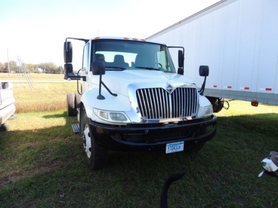 2011 International truck cab and chassis, diesel, auto, air ride, MAX force