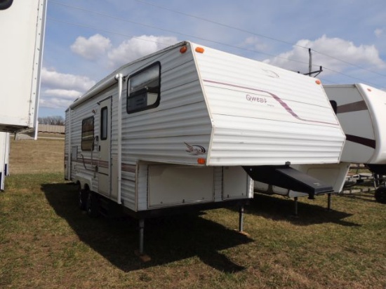 2000 Jayco 25ft 5th Wheel camper, 1 slide out, awning, currently winterized