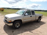 1999 Chevy Silverado 3 door extended cab 4x4 pickup, 227,000 miles, good ti