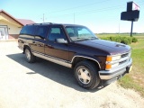 1997 Chevy Suburban 4x4, complete rebuild on rear end, new radiator, radio