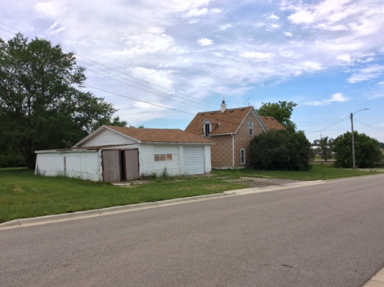 Frazee, MN 3 Bed 1 Bath City home on a large .32 acre lot, with garage.