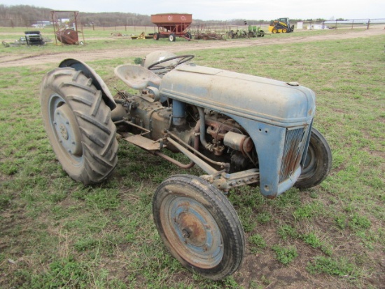 Ford 2N Tractor (T)