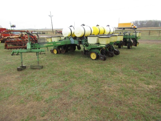 JD 7200 Corn Planter 12 Row, 30 inch