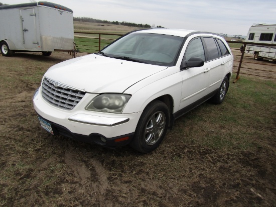 2005 Chrysler 4 Door Pacifica Car