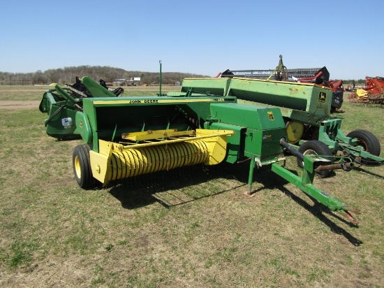 John Deere 328 Square Baler