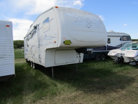 2004 Wildcat 27RL Camper 5th Wheel