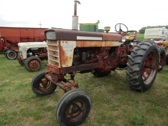 460 International Tractor