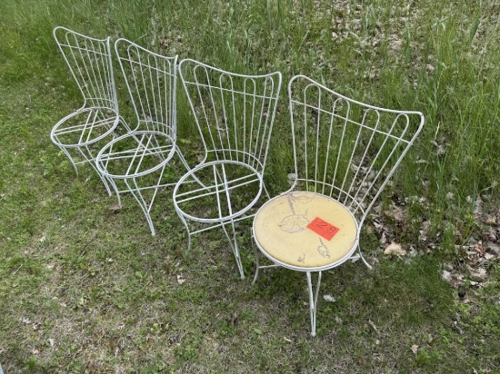 4 Metal Lawn Chairs, white