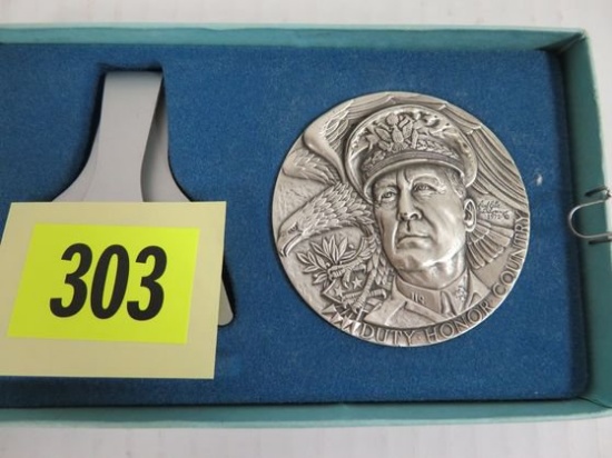 Vintage 1972 Douglas McArthur .999 Silver Commemorative Medallion, (5.4 OZ)