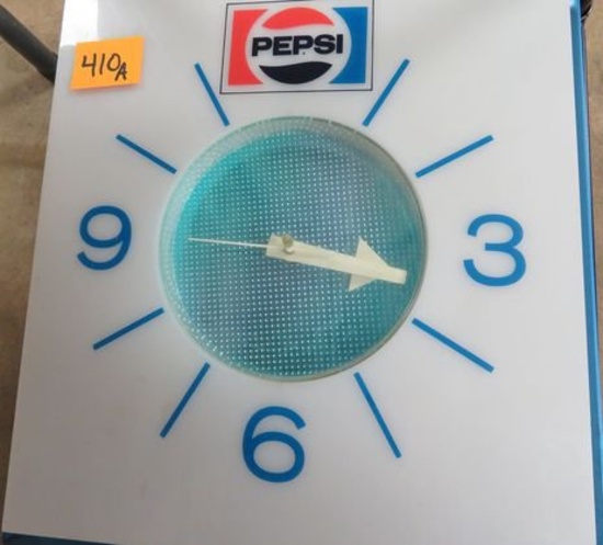 Vintage 1960s-70s Pepsi Advertising Lighted Clock