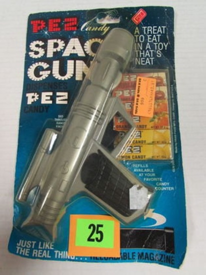 Rare Vintage Pez Space Gun Silver Sealed Moc