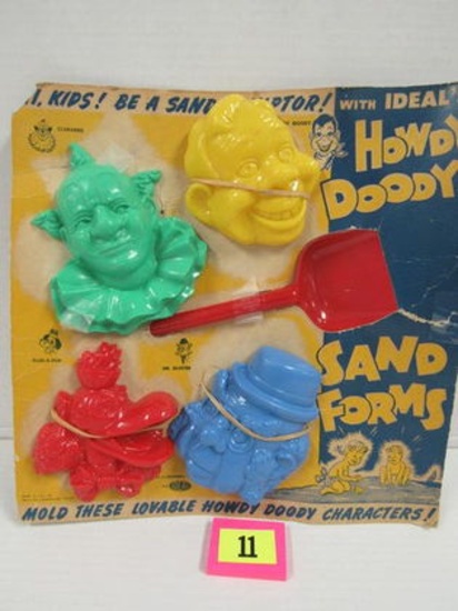 Vintage 1950's Ideal Howdy Doody Sand Forms