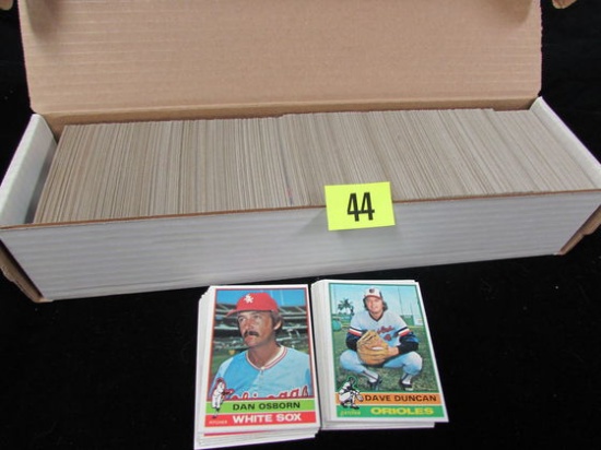 Huge Lot (approx. 800) 1976 Topps Baseball Cards High Grade