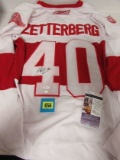 2009 Red Wings Winter Classic Signed Henrik Zetterberg Jersey JSA COA