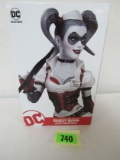 Dc Collectibles Harley Quinn: Red, White And Black Figure Sculpture