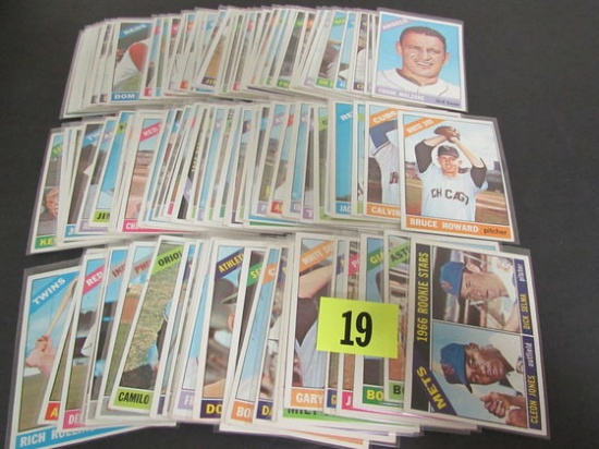 Lot (100+) 1966 Topps Baseball Cards