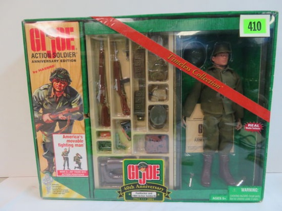 Hasbro GI JOE Anniversary Edition 1964 Style Action Figure Soldier and Footlocker Set