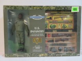 Kenner (Target Exclusive) GI Joe U.S. Infantry Action Figure and Footlocker Set
