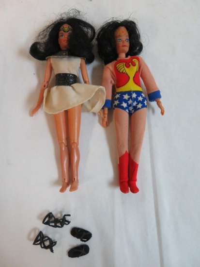 Vintage 1970's Mego WGSH Wonder Woman & Isis Figures