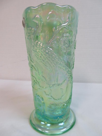 Beautiful Fenton Irridized Willow Green 8" Peacock Vase