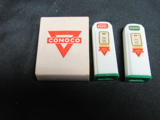 Vintage Conoco Gas Pump Plastic Salt & Pepper Shaker Set