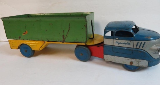 Antique Wyandotte Pressed Steel 17" Side Dump Truck