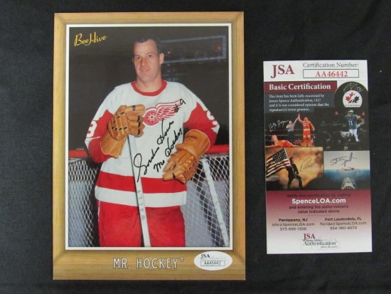 2006-07 Upper Deck Bee Hive Hockey Signed Gordie Howe Jumbo. JSA COA