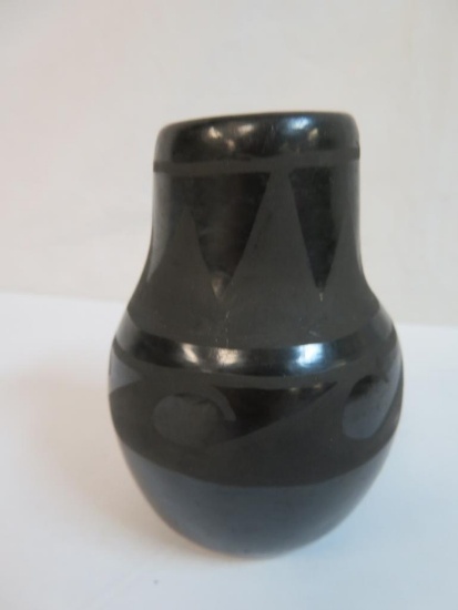 Native American "Reycita" Santa Clara Pueblo 3.5" Pottery Vase