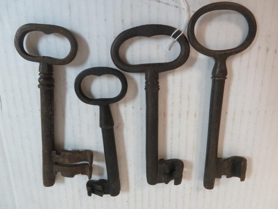 Lot of (4) Antique Cast Iron Keys