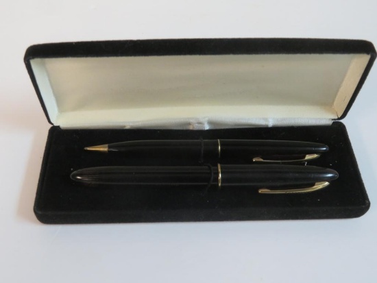Vintage Sheaffer Fountain Pen and Mechanical Pencil Set
