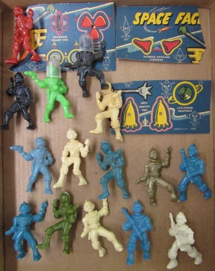 Lot (15) Vintage Archer Hard Plastic Space-Men/ Astronauts 3"-4"