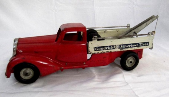 Outstanding Original 1930's Metalcraft Pressed Steel Goodrich Silvertown Tires Tow Truck