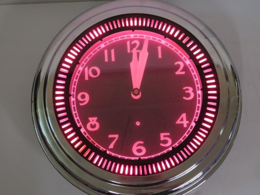 Excellent Vintage Neon Clock Sales- Chicago Neon | Proxibid