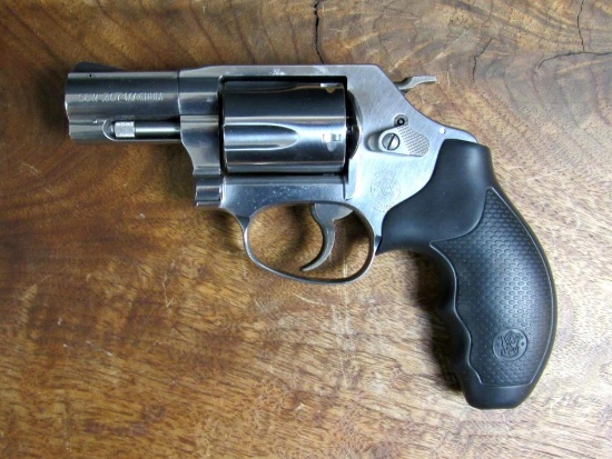 Beautiful Smith & Wesson Model 60-14 Stainless .357 Magnum 5 Shot Revolver in Original Box