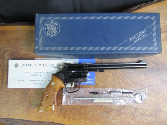 Beautiful Vintage Model 17-4 Smith & Wesson 6 Shot K-22 Masterpiece 22 Revolver in Original Box