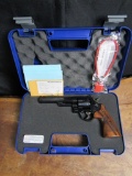 Outstanding Model 57-6 Smith & Wesson .41 Magnum 6 Shot Revolver MIB