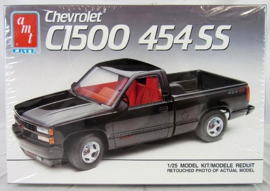 AMT 1:25 Scale Chevrolet C-1500 454 SS Pick-up Model Kit Sealed