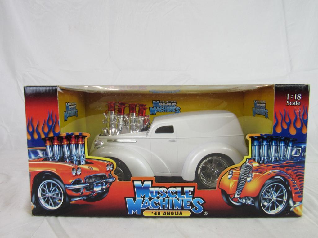 Muscle Machines Diecast 1:18 Scale | for NISSAN 1⁄18 ´00 フォード